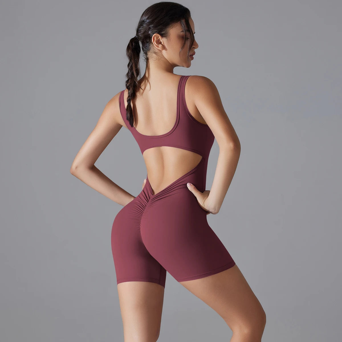 Scoop Neck V-Back Scrunch Sports Bodysuit for Comfort & Curve-Defining Fit - NEOFORMA APPAREL