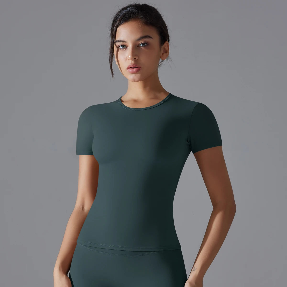 Seamless Stretch-Fit Short Sleeve T-Shirt - NEOFORMA APPAREL