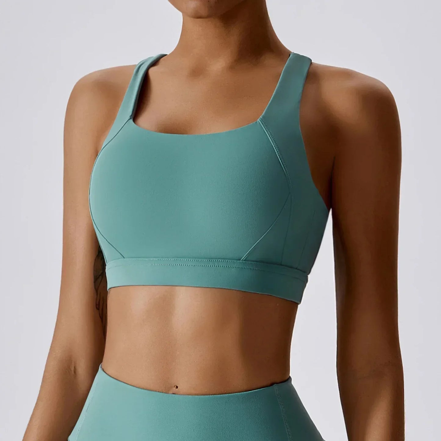 High-Support Cross-Back Sports Bra - NEOFORMA APPAREL