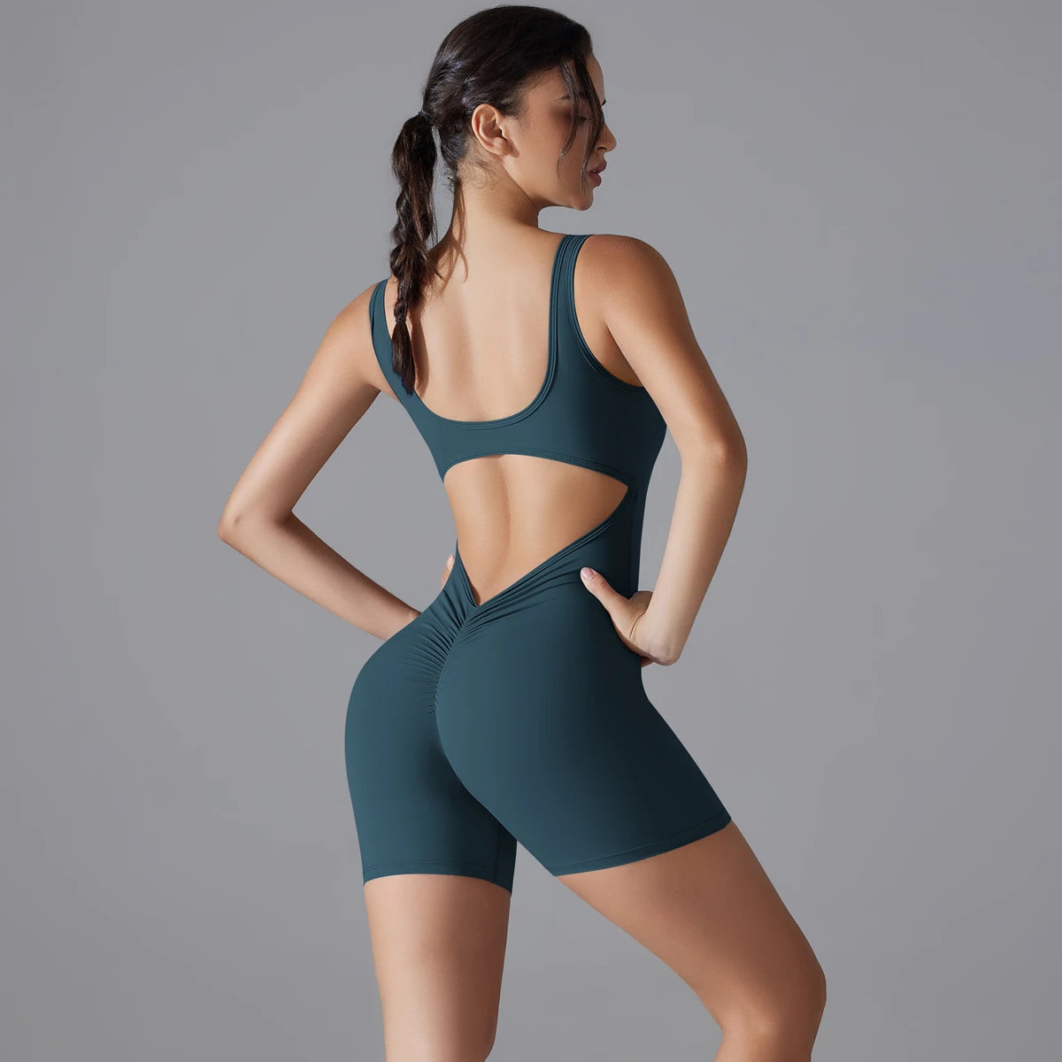 Scoop Neck V-Back Scrunch Sports Bodysuit for Comfort & Curve-Defining Fit - NEOFORMA APPAREL