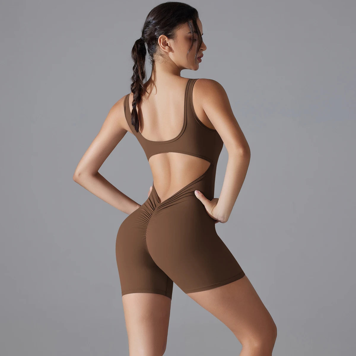 Scoop Neck V-Back Scrunch Sports Bodysuit for Comfort & Curve-Defining Fit - NEOFORMA APPAREL