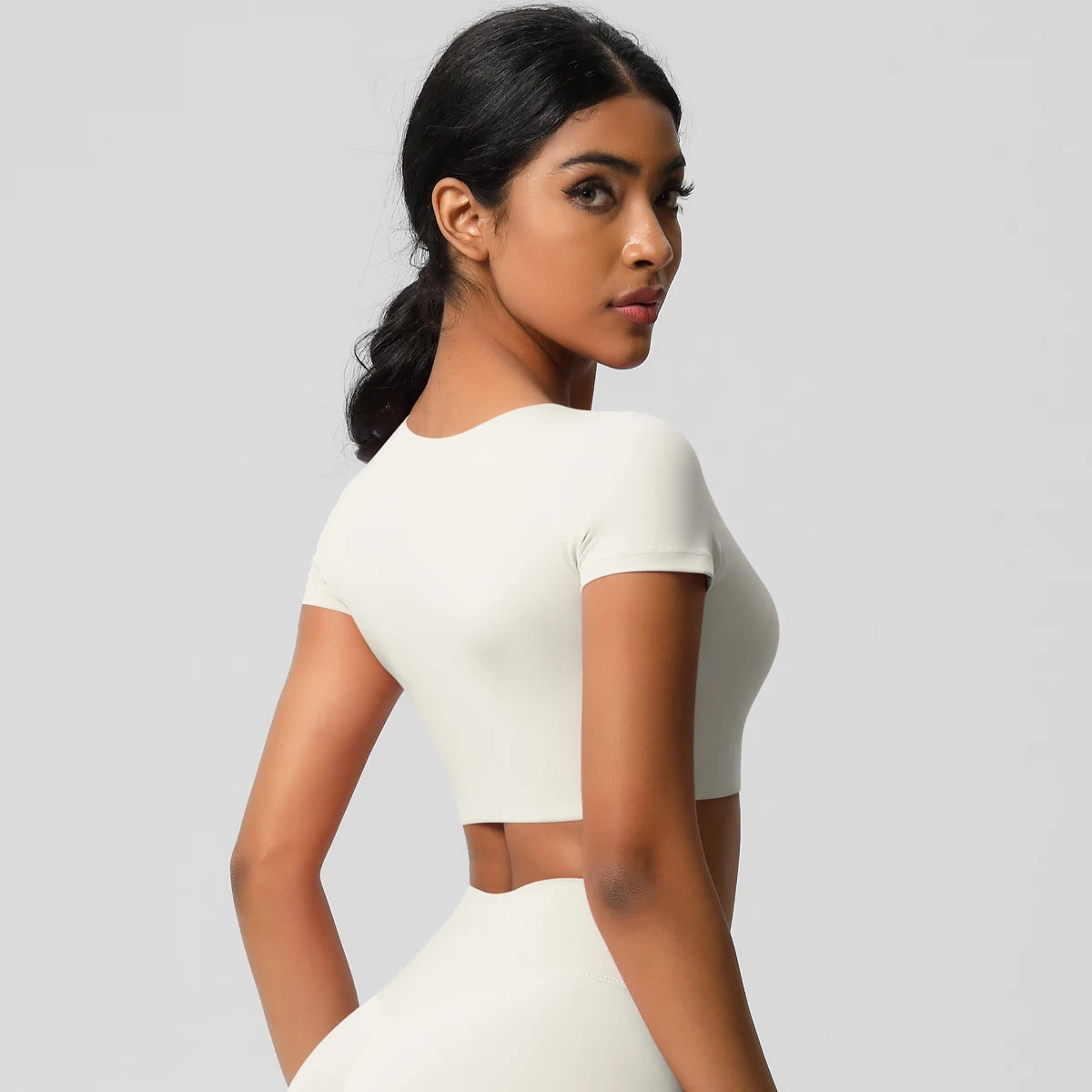 Seamless Short-Sleeve Crop Top - NEOFORMA APPAREL